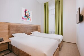 1 quarto, roupas de cama antialérgicas, frigobar, cofres nos quartos