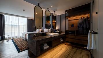 Camera Executive, 1 letto king | Minibar, una scrivania, postazione laptop, tende oscuranti