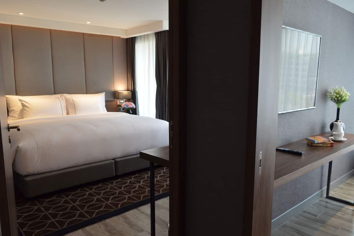 Familiekamer | 1 slaapkamer, een minibar, een bureau, een laptopwerkplek