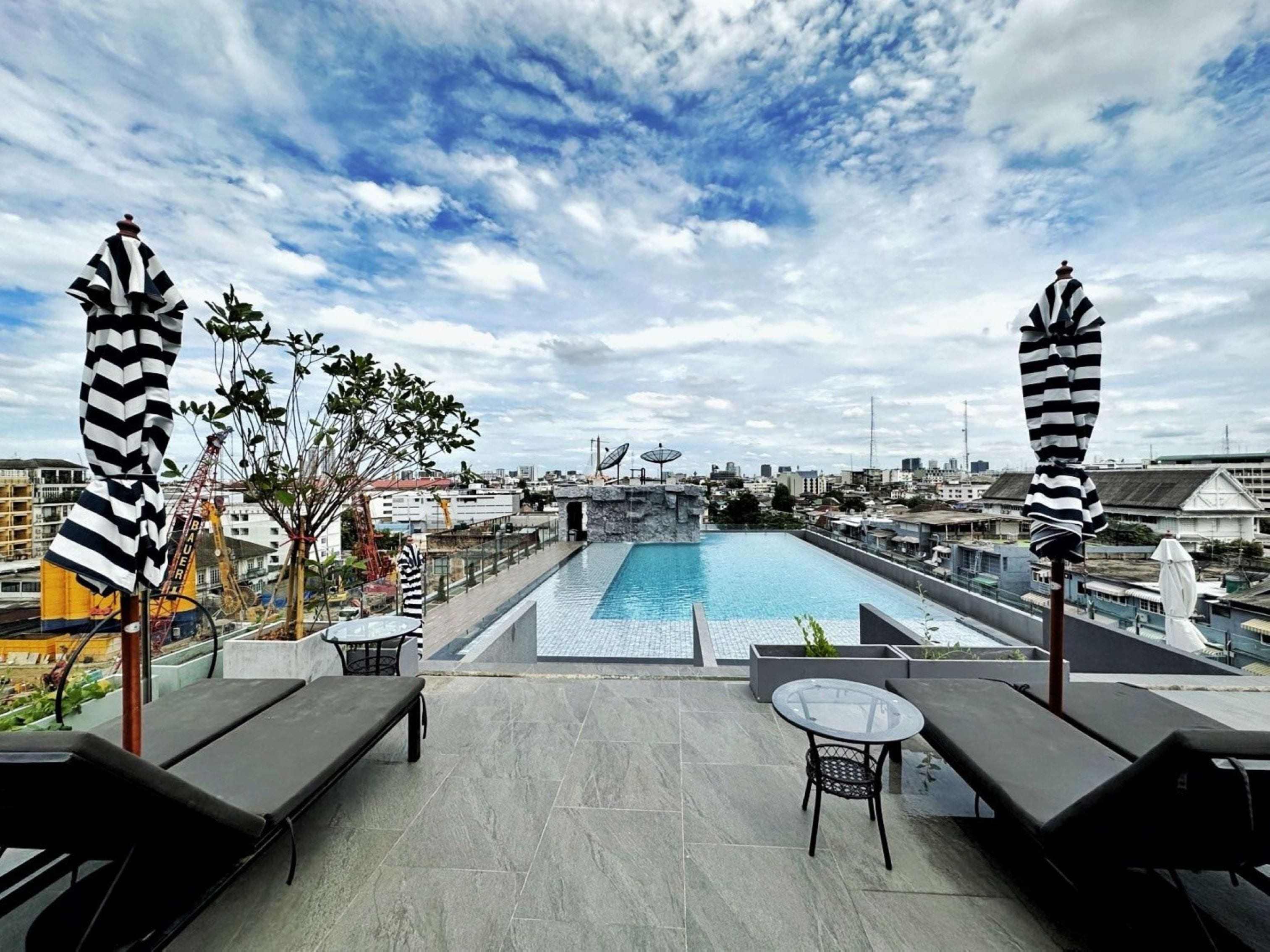 Outdoor pool, sun loungers