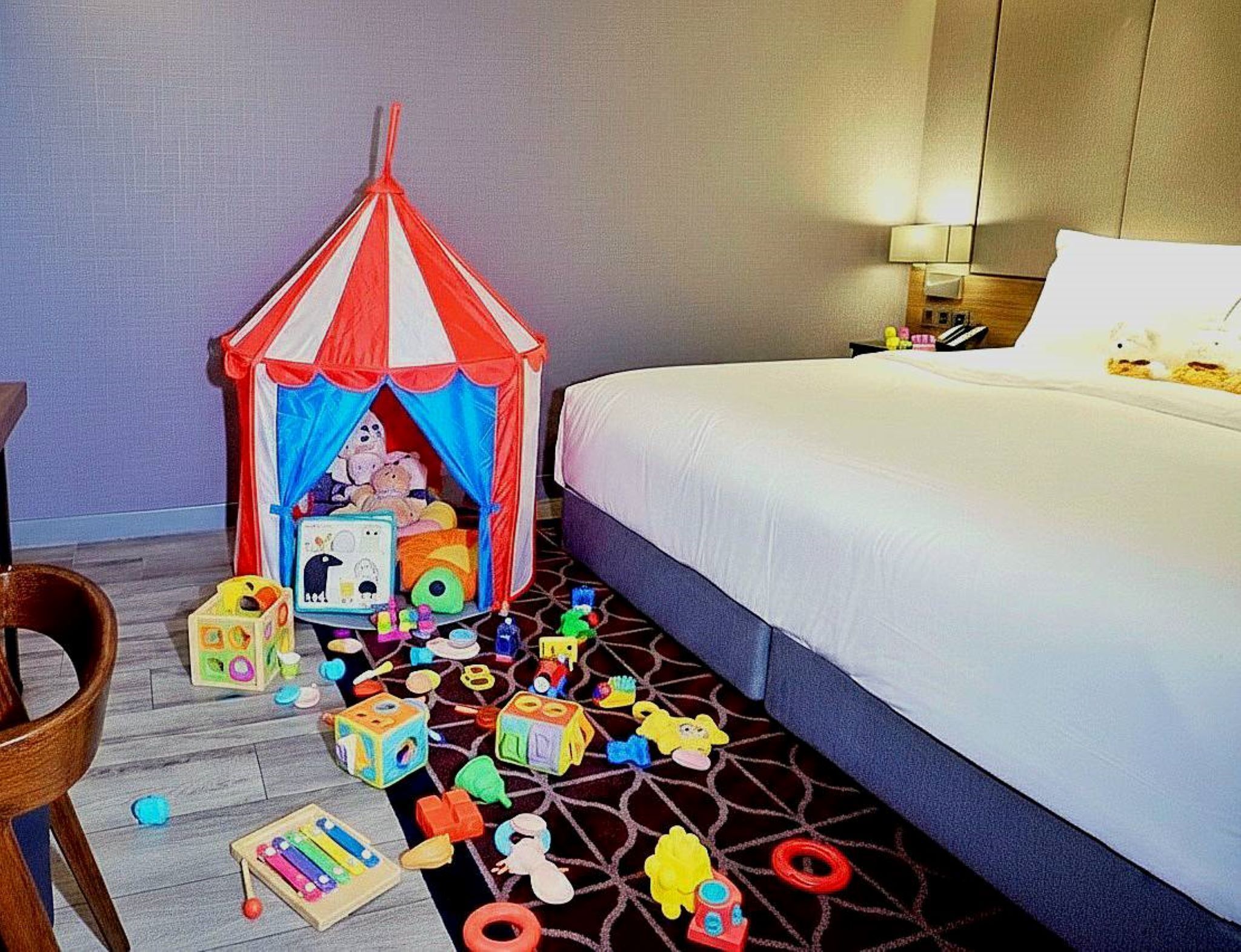 Minibar, desk, laptop workspace, blackout curtains