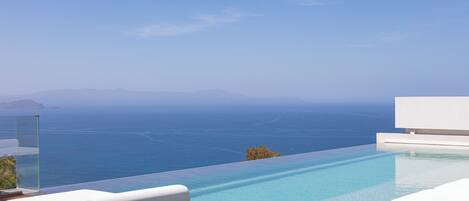 Et oppvarmet basseng