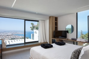 6 bedrooms, iron/ironing board, free WiFi, bed sheets