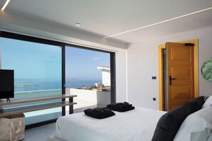 6 bedrooms, iron/ironing board, free WiFi, bed sheets