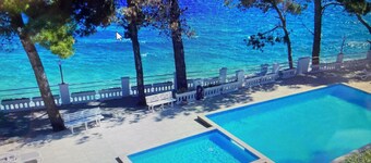 SUNNY BLUE APARTMENT