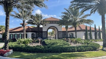 Vila Mewah, kamar mandi pribadi (Havilah Vacation Villa) | Eksterior