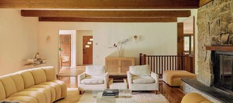 Spacious Private Retreat w. Pool + Fireplace