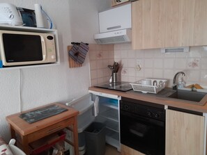 Fridge, microwave, oven, stovetop - Accommodation for 6 people, Mont Blanc view and at the foot of the slopes  (Samoëns)