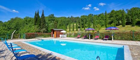 Villa Familiale, 4 chambres, cheminée, côté montagne (Casale Tigli) | Piscine | Piscine extérieure (ouverte en saison)