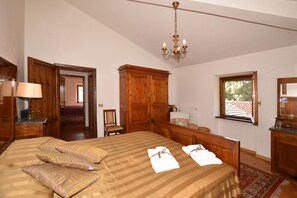 Family Villa, Multiple Bedrooms, Mountainside (Casale Tigli) | 4 bedrooms, free WiFi, bed sheets - Casale Tigli (Capolona)