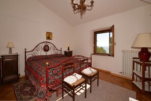 Vila família, vários quartos, ao lado da montanha (Casale Tigli) | 4 quartos, Wi-Fi de cortesia, roupa de cama