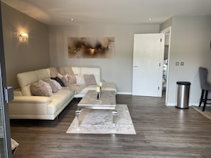 Luxury-Apartment, eigenes Bad | Lounge