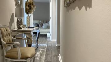 Luxury Apartment, Private Bathroom | Lobby