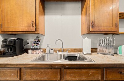 Near Zoo/Museum | 55" TV | King 🛏| W/D|Free🅿️| Pet✅