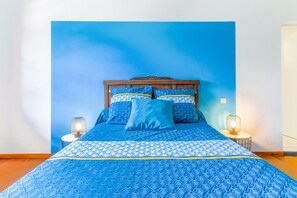 4 habitaciones, tabla de planchar con plancha y ropa de cama 