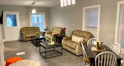 The Roulette Duplex-Private Yard&Parking