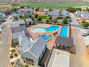 Exterior - Private Pool & Outdoor Kitchen (Hurricane)