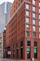 Caja de seguridad en la habitación y escritorio 