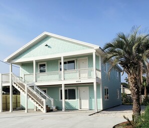Exterior - Flip Flop Life , 1 br/ 1 ba  for families up to 3 , short walk to the beach ! (Panama City Beach)