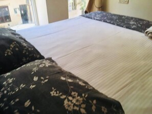 Suite básica | 1 habitación, tabla de planchar con plancha y wifi gratis 