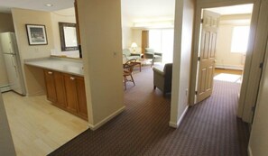 Room - PB Oct 7th-11th, 2mac, Lincoln (Lincoln)