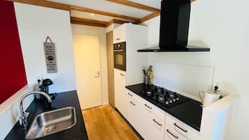 Refrigerador, microondas, horno, lavavajillas