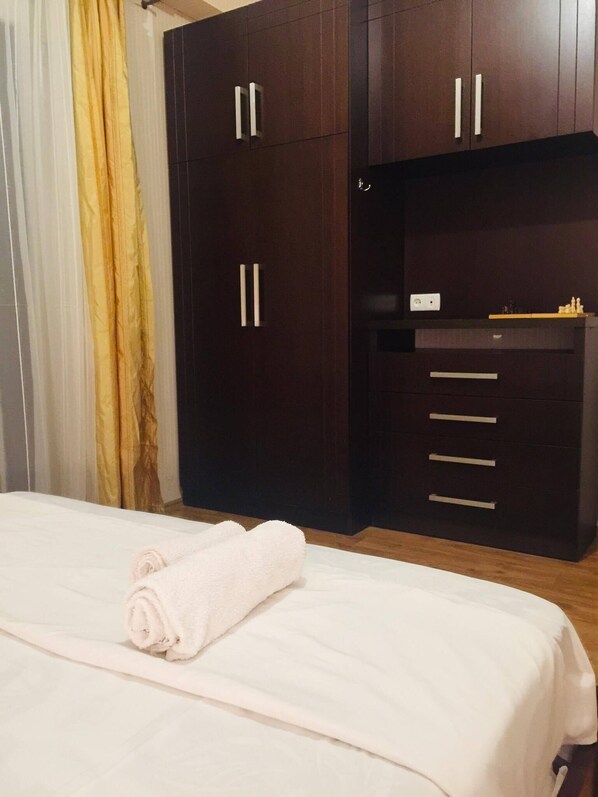 Business Apartment | 1 bedroom, iron/ironing board, free WiFi