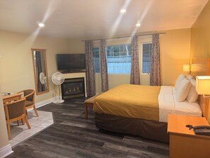 Suite, 1 kingsize-seng | Wi-fi (inkludert) og sengetøy