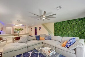 TV, stereo - East Delray Holistic Spa Resort (Delray Beach)