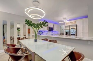 Dining - East Delray Holistic Spa Resort (Delray Beach)