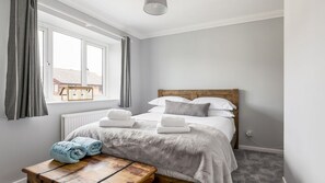 1 bedroom, bed sheets - Oh Buoy! (Poole)