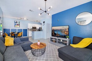 Smart TV, ping pong, books - DisneyFamilyStyle-ResortCondoFirstFloor (Kissimmee)
