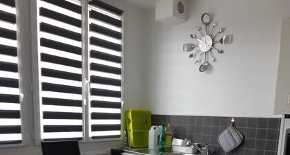 Appartement 1° Étage Proche Plage et Commerces
