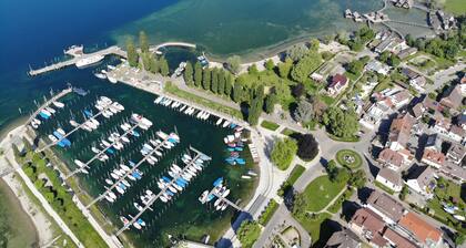 Small 3-room apartment with large terrace, 150m to the lake