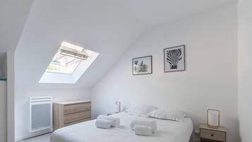 2 chambres, fer et planche à repasser, Wi-Fi, draps fournis