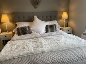 3 bedrooms, iron/ironing board, travel crib, free WiFi - Ashburn, holiday home close to the beach (Seaview)