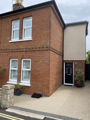 Exterior - Ashburn, holiday home close to the beach (Seaview)