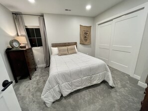 5 bedrooms, free WiFi, bed sheets