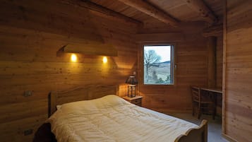 3 slaapkamers, een bureau, een strijkplank/strijkijzer, gratis wifi