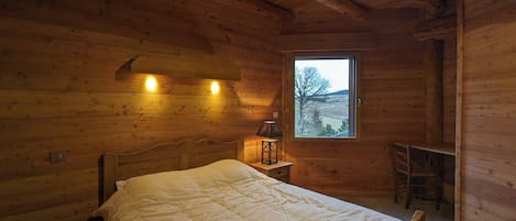 3 chambres, bureau, fer et planche Ă repasser, accĂšs au Wi-Fi (inclus)