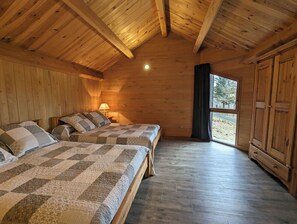 3 Schlafzimmer, Schreibtisch, BĂŒgeleisen/BĂŒgelbrett, kostenloses WLAN