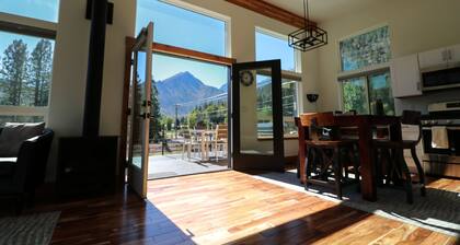 Addy Acres- Near hiking, snowshoeing, sled rides & Sleeping Lady Resort