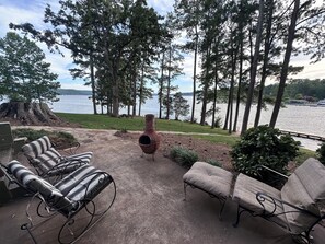 Terrace/patio - Guntersville Waterfront Cabin - Panoramic View - Large Dock (Guntersville)