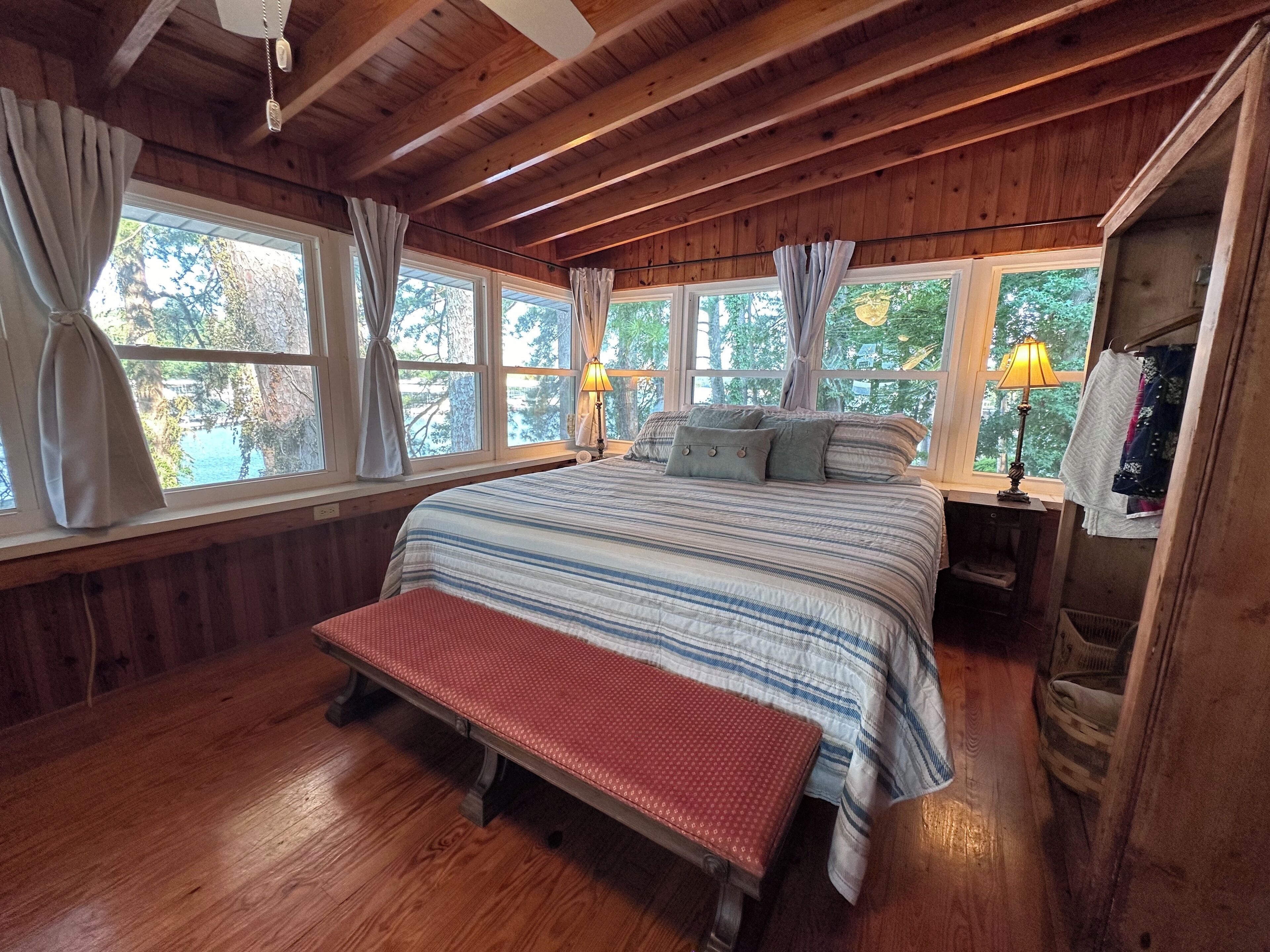 2 chambres, bureau, fer et planche à repasser, Wi-Fi gratuit