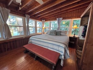 2 Schlafzimmer, Schreibtisch, Bügeleisen/Bügelbrett, kostenloses WLAN