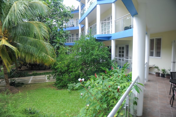 Garden - Tranquility Cove Apartments (Tower Isle)