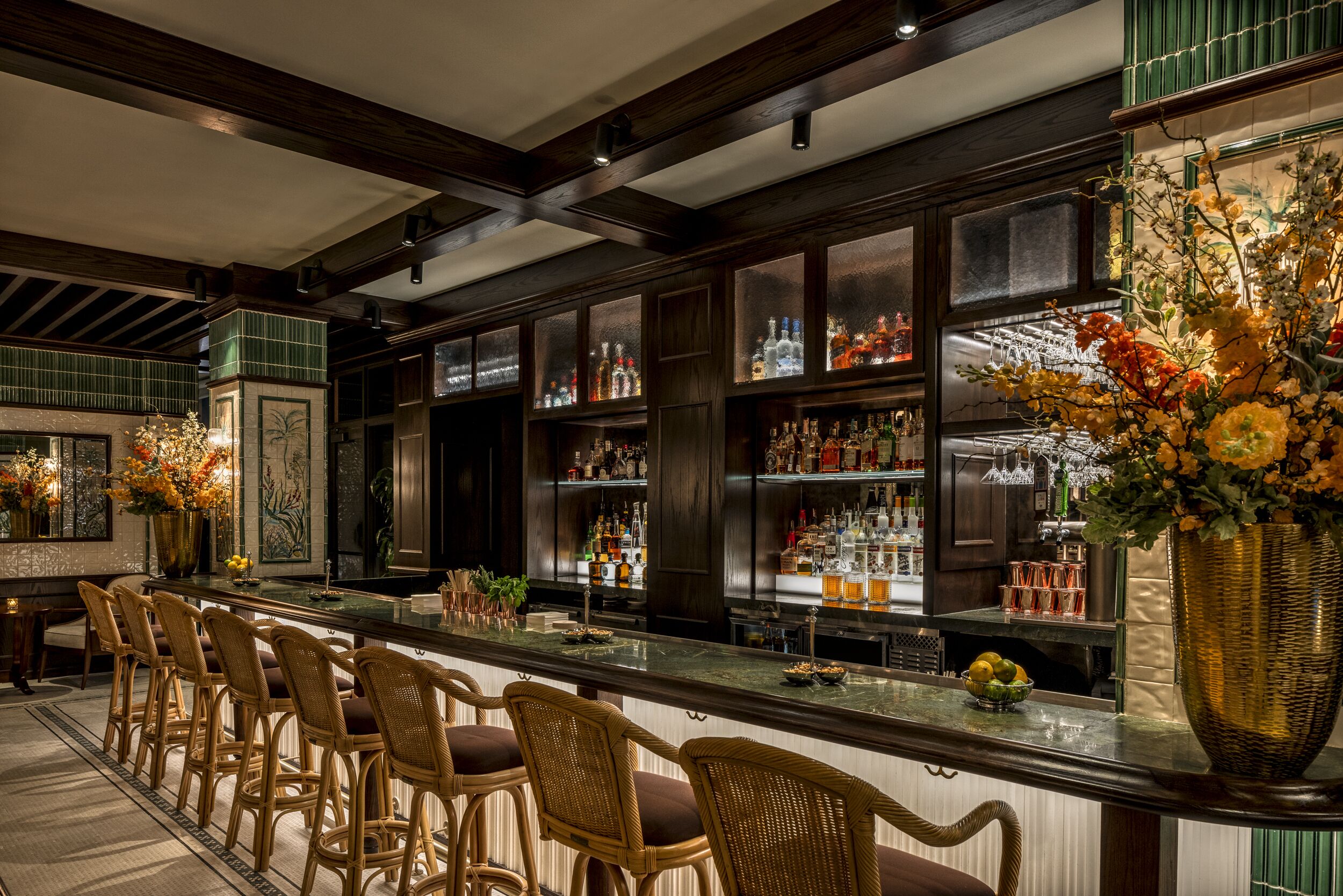 9 bars/lounges, 2 beach bars