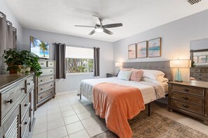 3 camere, una scrivania, ferro/asse da stiro, culla da viaggio