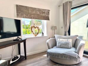 Een smart-tv en een open haard