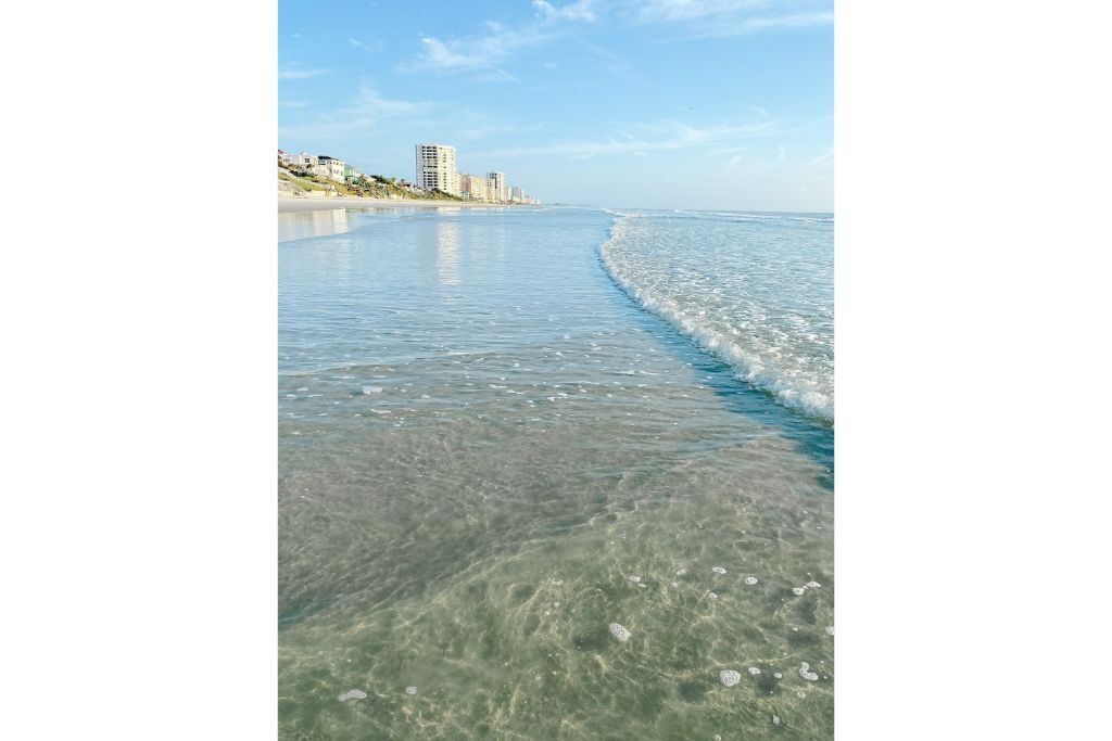 In Strandnähe, Liegestühle, Strandtücher